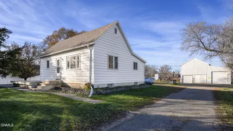 861 53rd Ave SW, Hazen, ND 58545