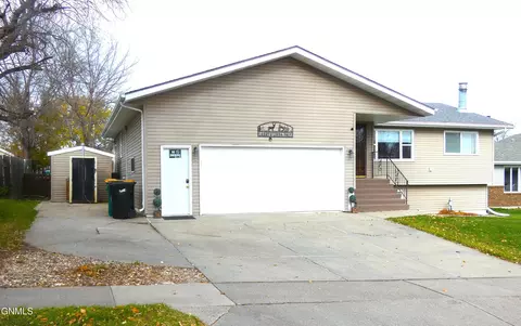 1824 Longley Ave, Bismarck, ND 58501