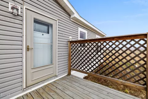 13705 55th St NW, Williston, ND 58801 photo 2