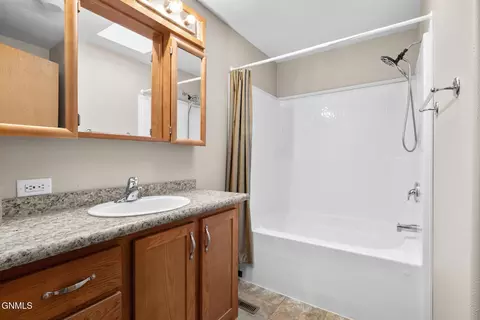 13705 55th St NW, Williston, ND 58801 photo 25
