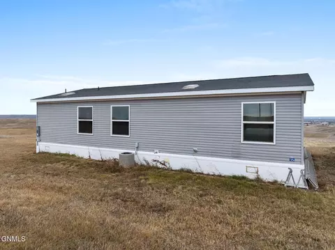 13705 55th St NW, Williston, ND 58801 photo 5