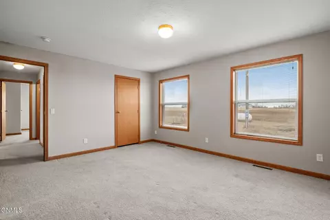 13705 55th St NW, Williston, ND 58801 photo 24