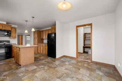 13705 55th St NW, Williston, ND 58801 photo 15
