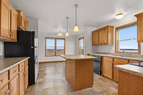 13705 55th St NW, Williston, ND 58801 photo 10