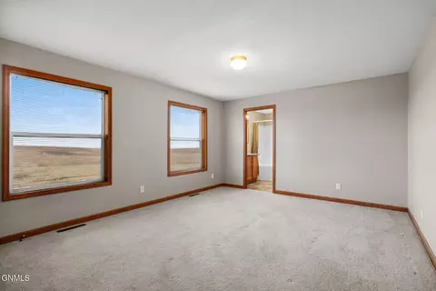 13705 55th St NW, Williston, ND 58801 photo 23