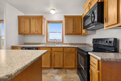 13705 55th St NW, Williston, ND 58801 photo 11