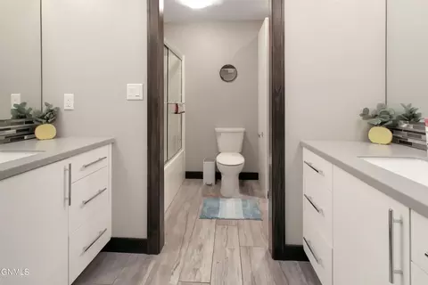 Bath - 3622 Valley Dr, Bismarck, ND 58503 photo 6 of 6