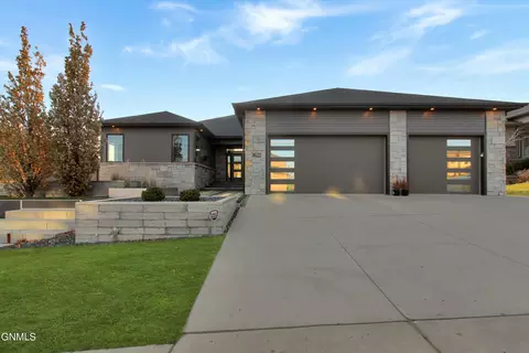 Exterior - 3622 Valley Dr, Bismarck, ND 58503 photo 8 of 11