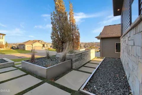 Exterior - 3622 Valley Dr, Bismarck, ND 58503 photo 10 of 11
