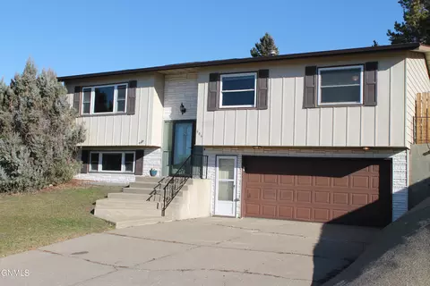 606 5th Ave NW, Mandan, ND 58554