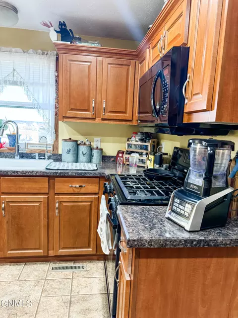 5418 Sunset Blvd, Williston, ND 58801 photo 10