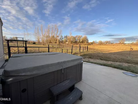 5418 Sunset Blvd, Williston, ND 58801 photo 21