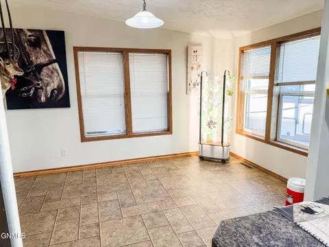 5418 Sunset Blvd, Williston, ND 58801 photo 13