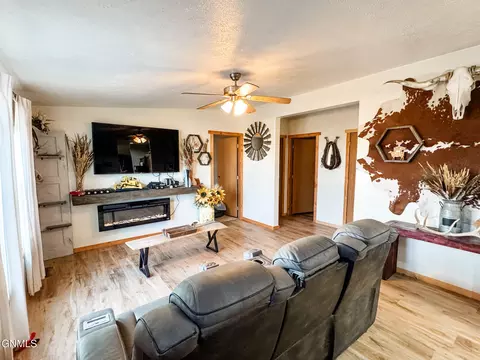 5418 Sunset Blvd, Williston, ND 58801 photo 6