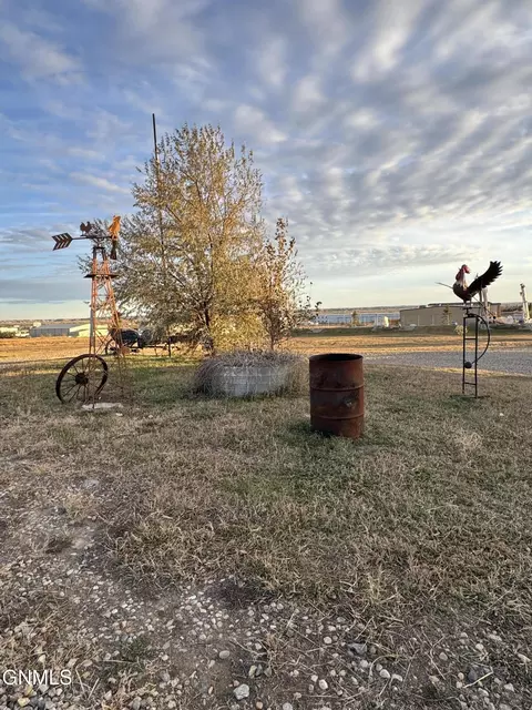 5418 Sunset Blvd, Williston, ND 58801 photo 29