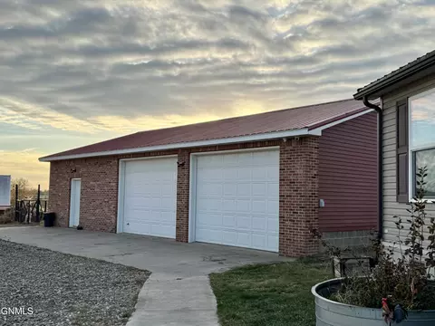 5418 Sunset Blvd, Williston, ND 58801 photo 23