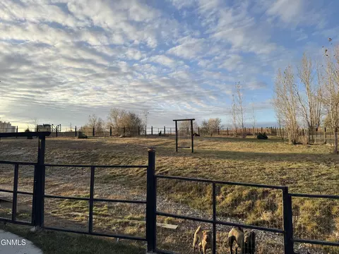 5418 Sunset Blvd, Williston, ND 58801 photo 27