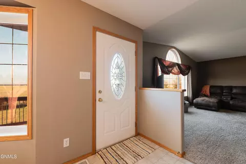 Entry Way - 17822 52 St NE, Baldwin, ND 58521 photo 1 of 3