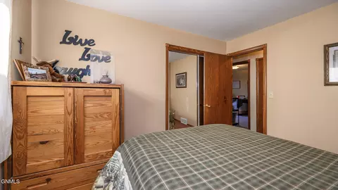 809 Johns Dr, Mandan, ND 58554 photo 13