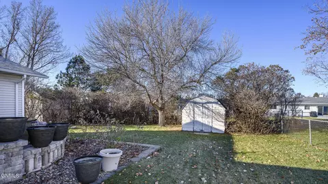 809 Johns Dr, Mandan, ND 58554 photo 32