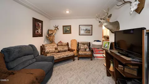 809 Johns Dr, Mandan, ND 58554 photo 5