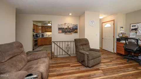 809 Johns Dr, Mandan, ND 58554 photo 7