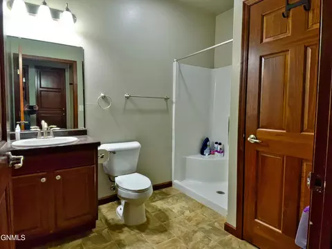 Bath - 3600 33rd Ave W, Williston, ND 58801 photo 3 of 4