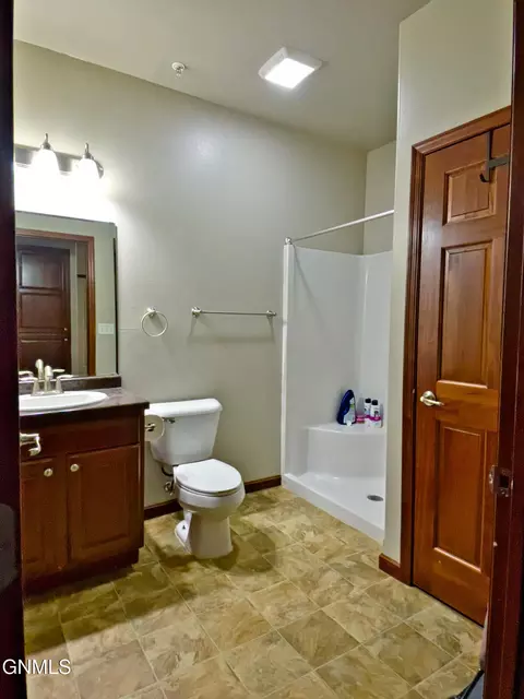 Bath - 3600 33rd Ave W, Williston, ND 58801 photo 4 of 4