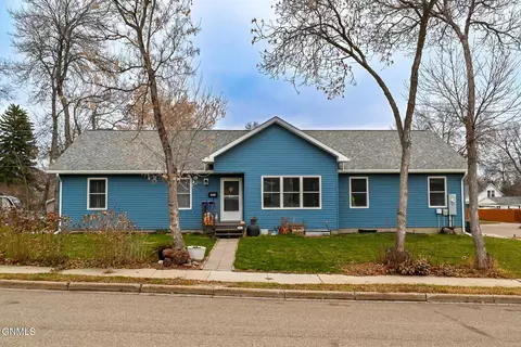 1714 University Ave W, Minot, ND 58703