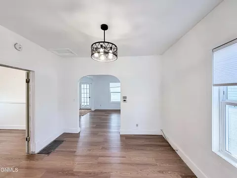Dining - 306 Broadway W, Williston, ND 58801 photo 2 of 2