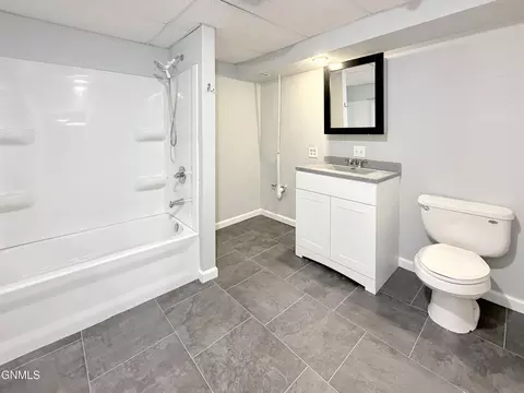 Bath - 306 Broadway W, Williston, ND 58801 photo 3 of 3