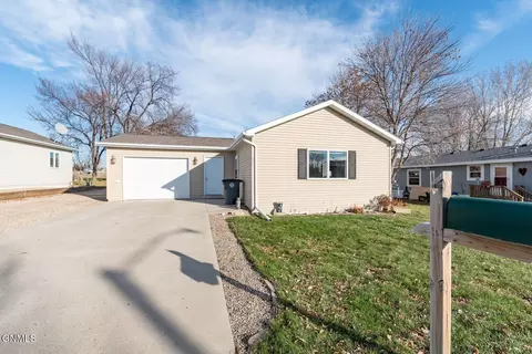 13 Garden Dr, Washburn, ND 58577