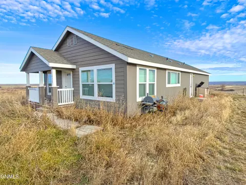5632 Bailey Ave NW, Williston, ND 58801 photo 1