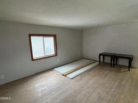 4501 Columbus Ct, Mandan, ND 58554 photo 4