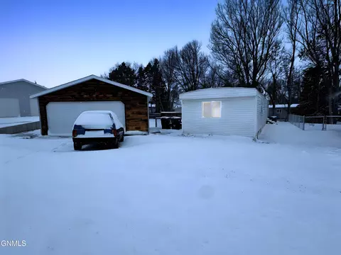 4501 Columbus Ct, Mandan, ND 58554 photo 9