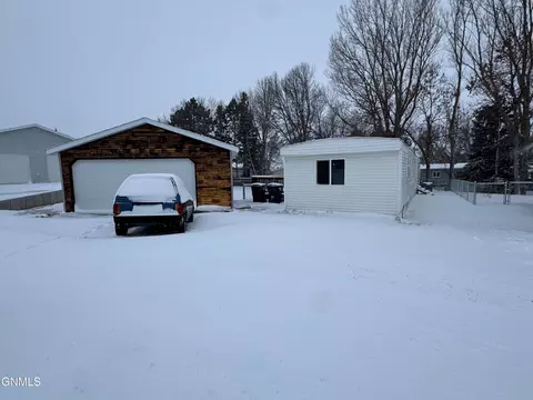 4501 Columbus Ct, Mandan, ND 58554 photo 8