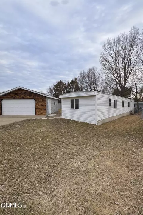 4501 Columbus Ct, Mandan, ND 58554 photo 17