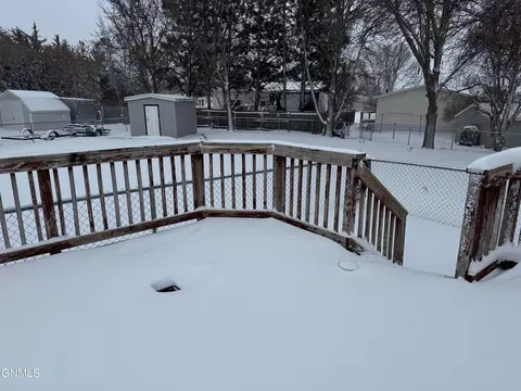 4501 Columbus Ct, Mandan, ND 58554 photo 2
