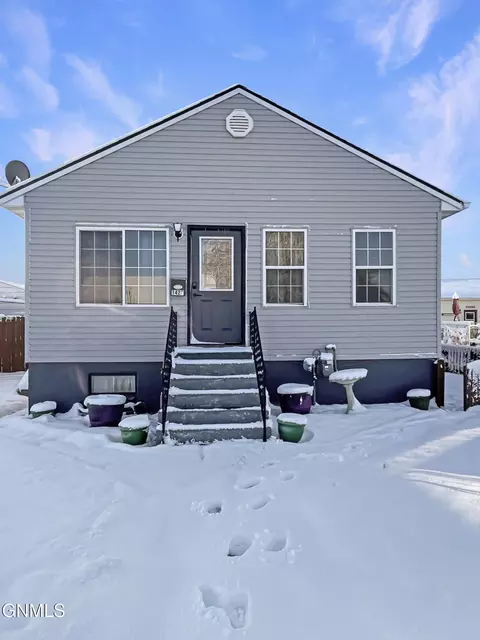 1423 1st Ave W, Williston, ND 58801 photo 3