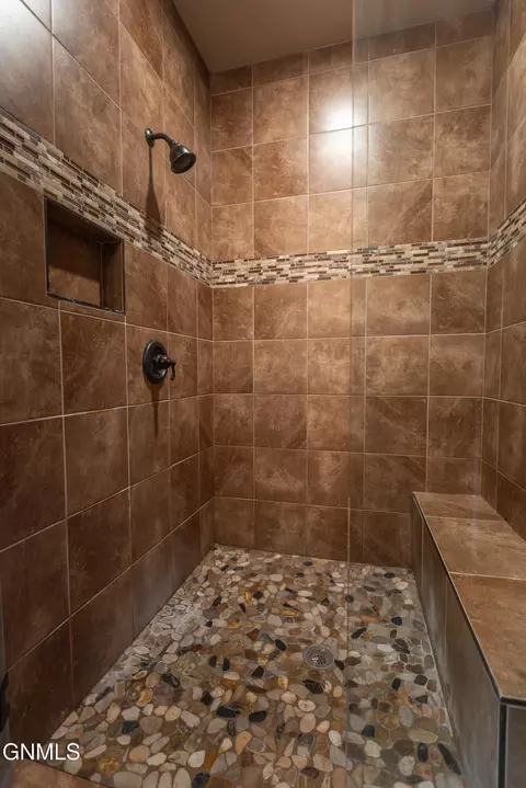 Bath - 806 Bruegger St, Alexander, ND 58831 photo 5 of 8