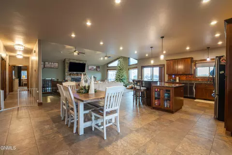 Dining - 806 Bruegger St, Alexander, ND 58831 photo 1 of 1