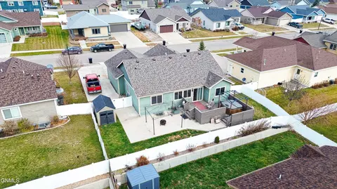 2805 25th St W, Williston, ND 58801 photo 12