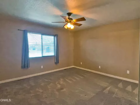 2805 25th St W, Williston, ND 58801 photo 31