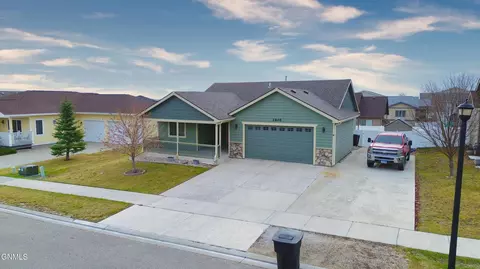 2805 25th St W, Williston, ND 58801 photo 2