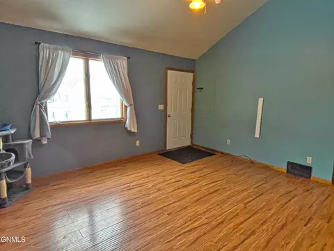 711 13th Ave W, Williston, ND 58801 photo 23