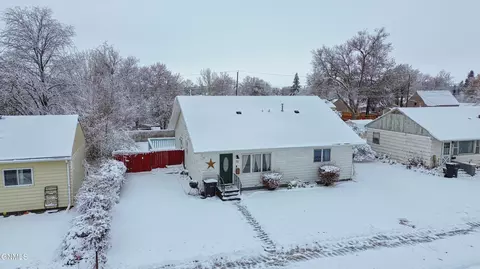711 13th Ave W, Williston, ND 58801 photo 6