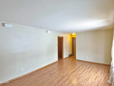 711 13th Ave W, Williston, ND 58801 photo 9