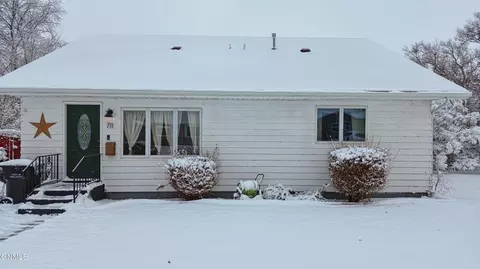 711 13th Ave W, Williston, ND 58801 photo 2