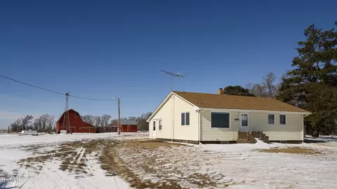 9645 2nd Ave SE, Pollock, SD 57648