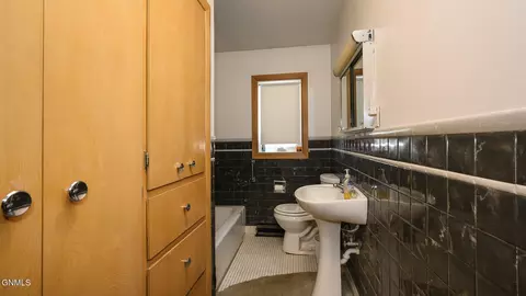 Bath - 9645 2nd Ave SE, Pollock, SD 57648 photo 1 of 2